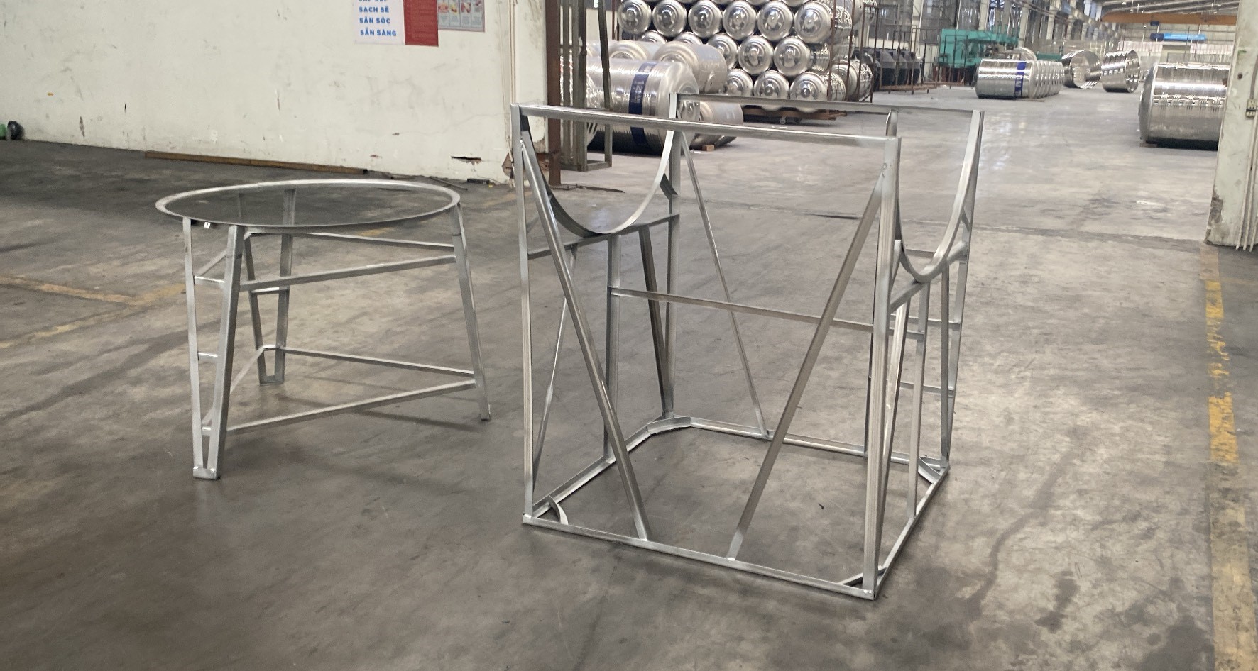 Bồn nước inox loại chân cao ĐẠI THÀNH -SUS304